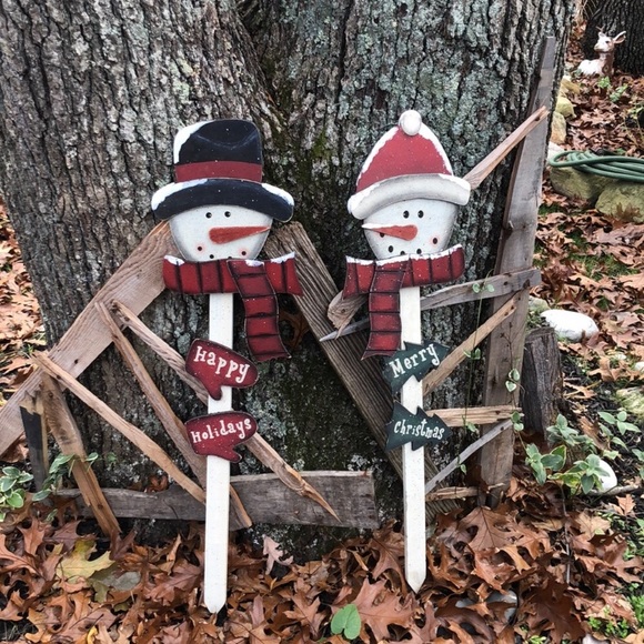 Happy Holidays Snowman outdoor Christmas sign decor - Picture 8 of 8